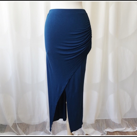 1 Left HOST PICK!!!! Sexy Blue Skirt - Picture 4 of 5